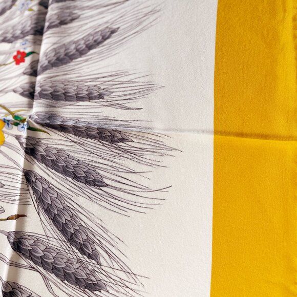 Gucci Vintage Silk Floral Bouquet Scarf Wheat Wildflowers Italy - Picture 11 of 14